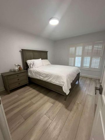 12305 Sawgrass Court, Wellington, FL 33414