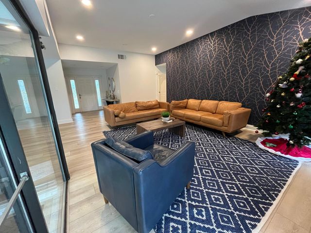 12305 Sawgrass Court, Wellington, FL 33414