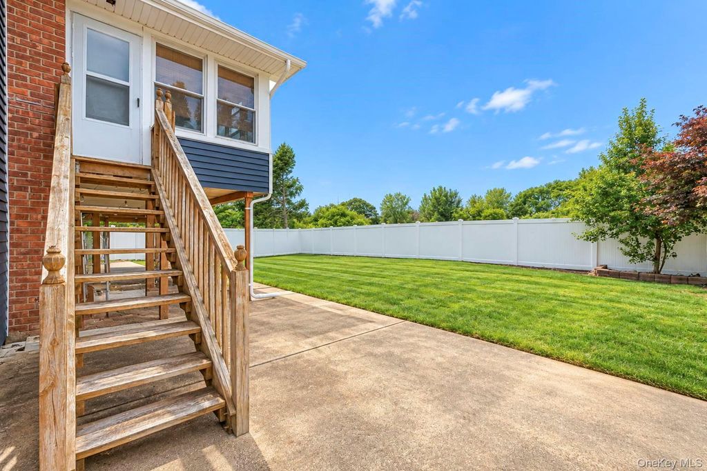 1020 Wood Park Drive, Baldwin, NY 11510 — photo 5