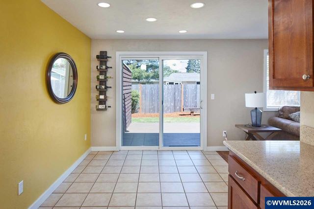 2831 SE Glenn St, Corvallis, OR 97333