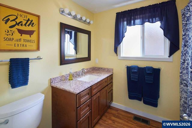 2831 SE Glenn St, Corvallis, OR 97333