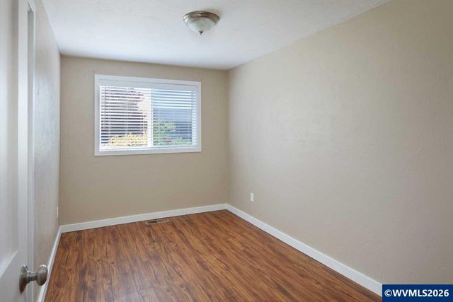 2831 SE Glenn St, Corvallis, OR 97333