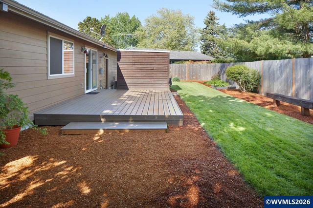 2831 SE Glenn St, Corvallis, OR 97333