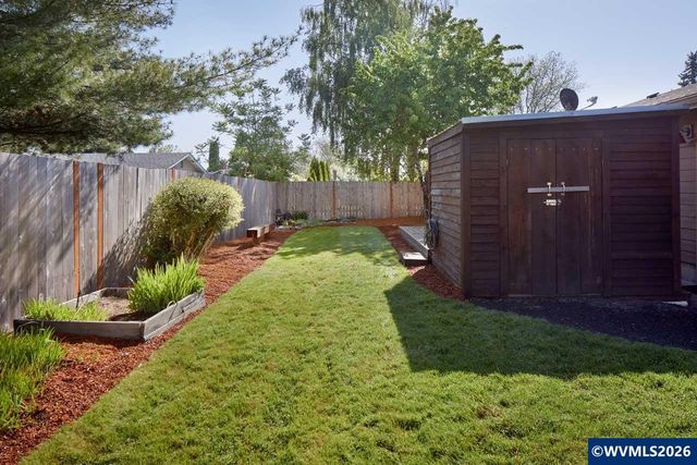 2831 SE Glenn St, Corvallis, OR 97333