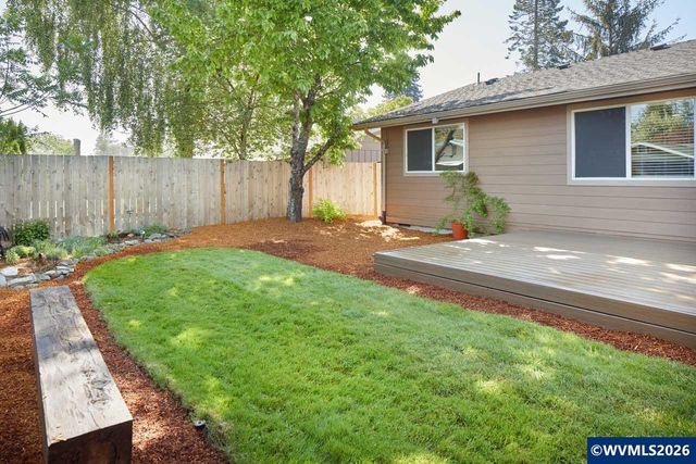 2831 SE Glenn St, Corvallis, OR 97333