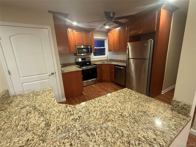 192 S Long Beach Rd, Rockville Centre, NY 11570