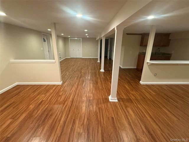 192 S Long Beach Rd, Rockville Centre, NY 11570