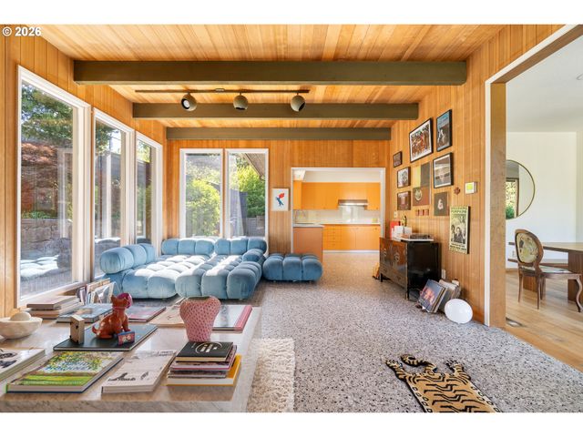 1550 Sw MITCHELL St, Portland, OR 97239