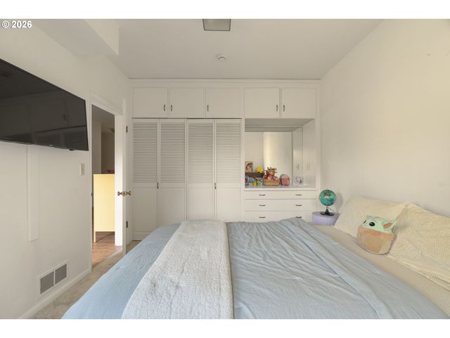 1550 Sw MITCHELL St, Portland, OR 97239
