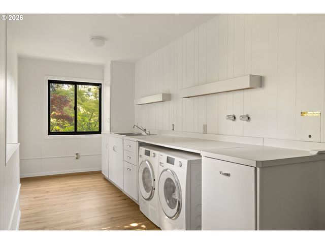 1550 Sw MITCHELL St, Portland, OR 97239