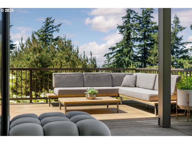 1550 Sw MITCHELL St, Portland, OR 97239