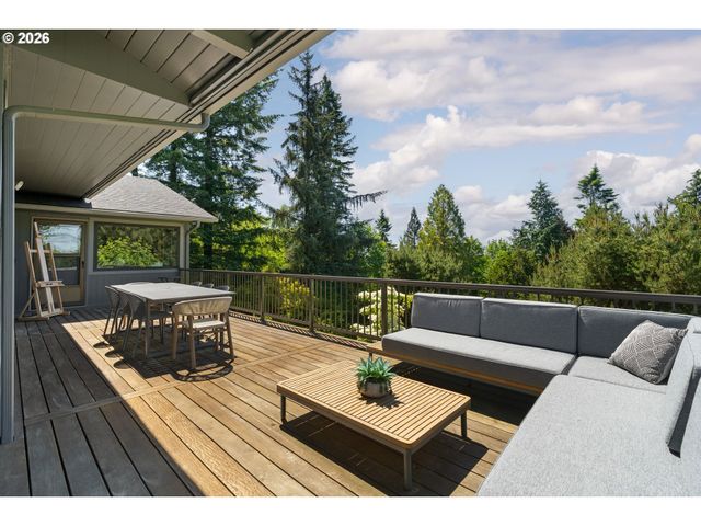 1550 Sw MITCHELL St, Portland, OR 97239