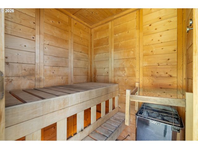 1550 Sw MITCHELL St, Portland, OR 97239