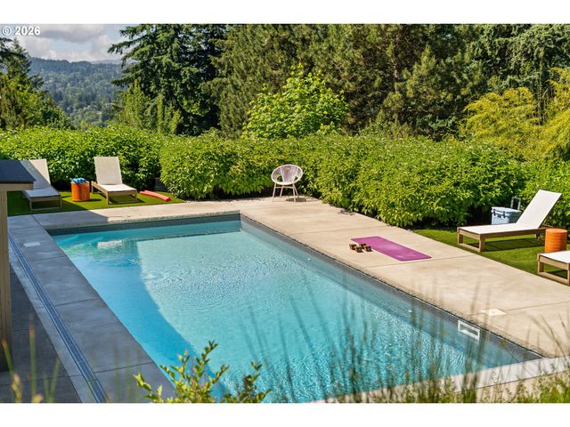 1550 Sw MITCHELL St, Portland, OR 97239