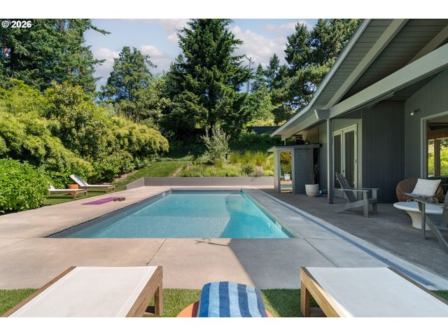 1550 Sw MITCHELL St, Portland, OR 97239