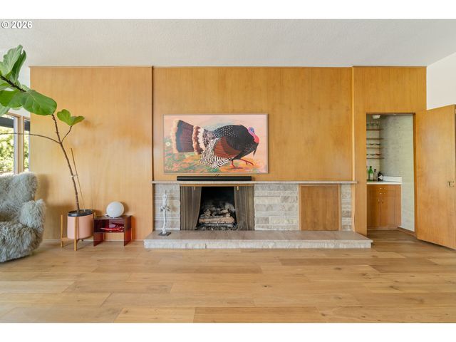 1550 Sw MITCHELL St, Portland, OR 97239