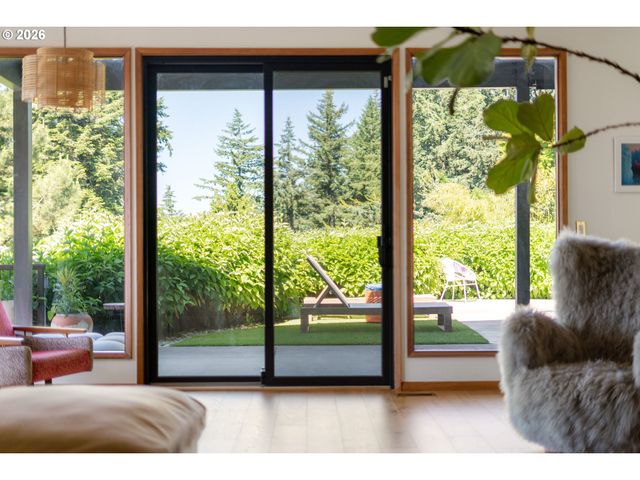 1550 Sw MITCHELL St, Portland, OR 97239
