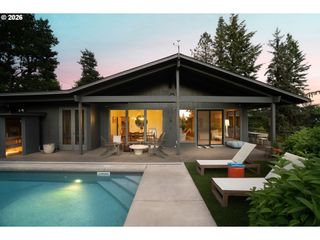 1550 Sw MITCHELL St, Portland, OR 97239
