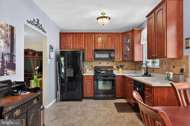 12 PELICAN PL, West Deptford, NJ 08086