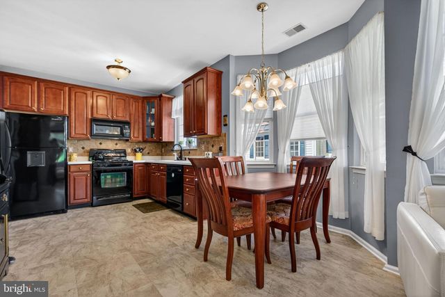 12 PELICAN PL, West Deptford, NJ 08086