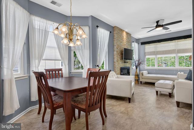 12 PELICAN PL, West Deptford, NJ 08086