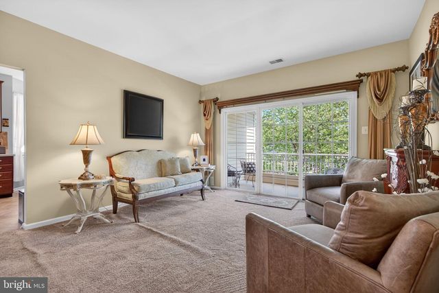 12 PELICAN PL, West Deptford, NJ 08086