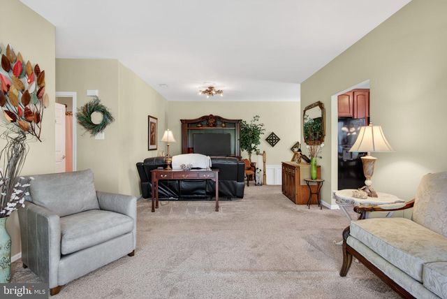 12 PELICAN PL, West Deptford, NJ 08086