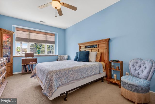12 PELICAN PL, West Deptford, NJ 08086