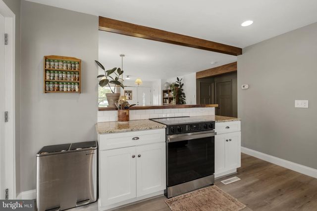 98 LANCASTER AVE, Strasburg, PA 17579