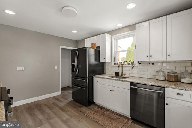 98 LANCASTER AVE, Strasburg, PA 17579