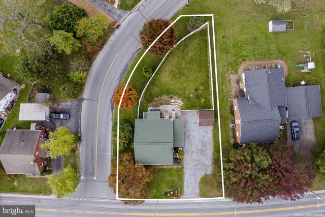 98 LANCASTER AVE, Strasburg, PA 17579