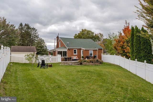 98 LANCASTER AVE, Strasburg, PA 17579