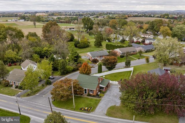 98 LANCASTER AVE, Strasburg, PA 17579