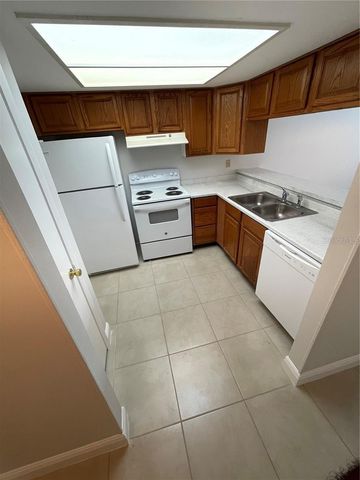 1916 CRYSTAL GROVE DRIVE, Lakeland, FL 33801