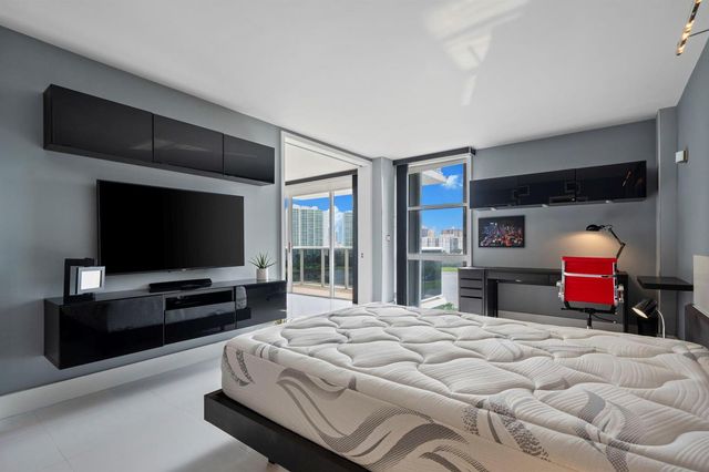3625 N Country Club Drive 1208, Aventura, FL 33180