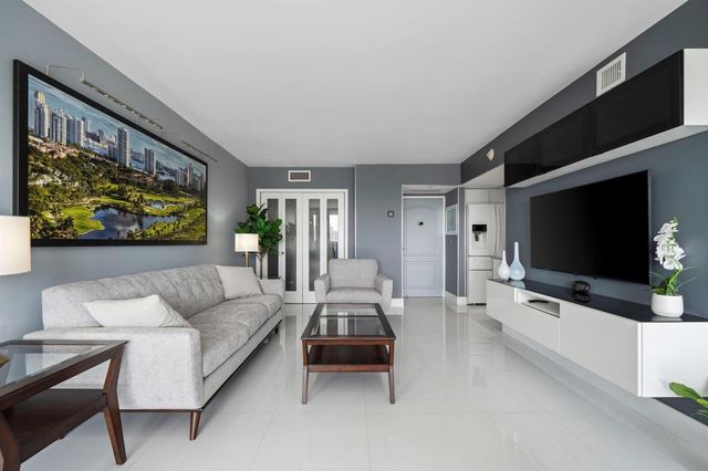 3625 N Country Club Drive 1208, Aventura, FL 33180