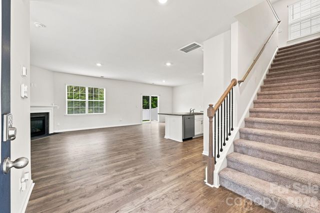 8133 Clairwood Drive, Charlotte, NC 28269