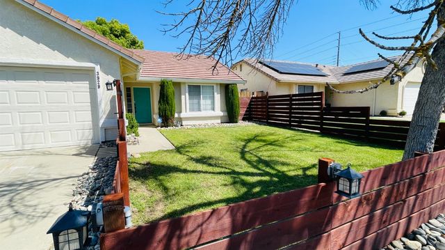 3929 El Portal Pl, Modesto, CA 95357