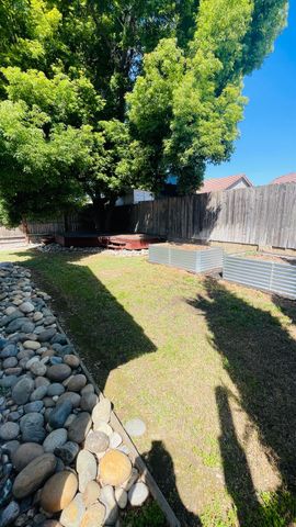 3929 El Portal Pl, Modesto, CA 95357