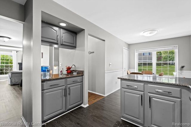 42142 Roscommon Street, Novi, MI 48167