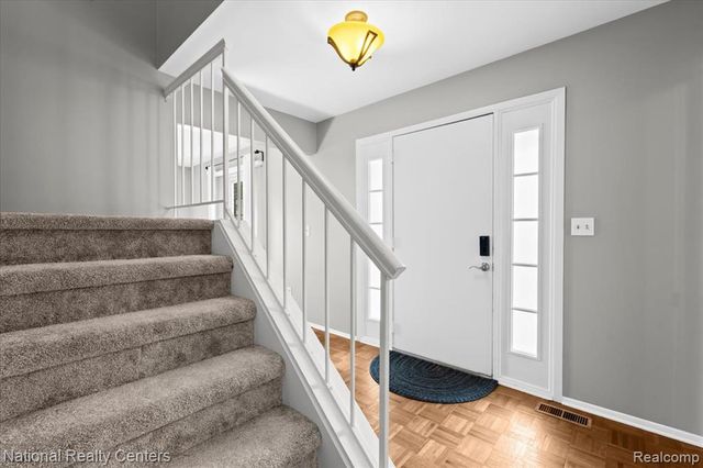 42142 Roscommon Street, Novi, MI 48167