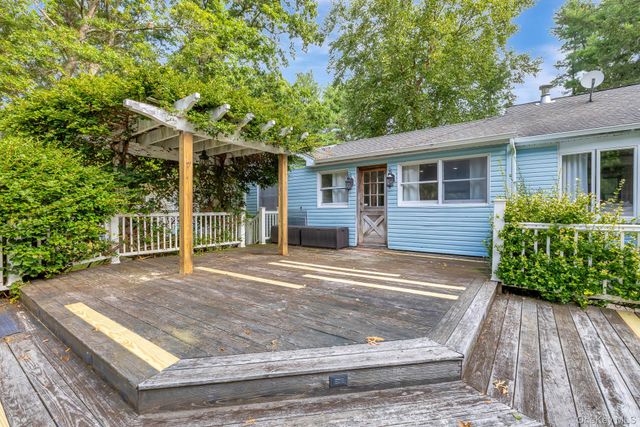 1029 Wading River Manor Road, Manorville, NY 11949