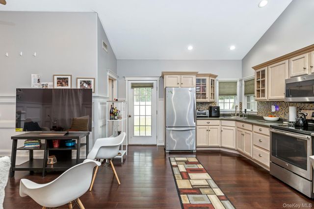 1029 Wading River Manor Road, Manorville, NY 11949