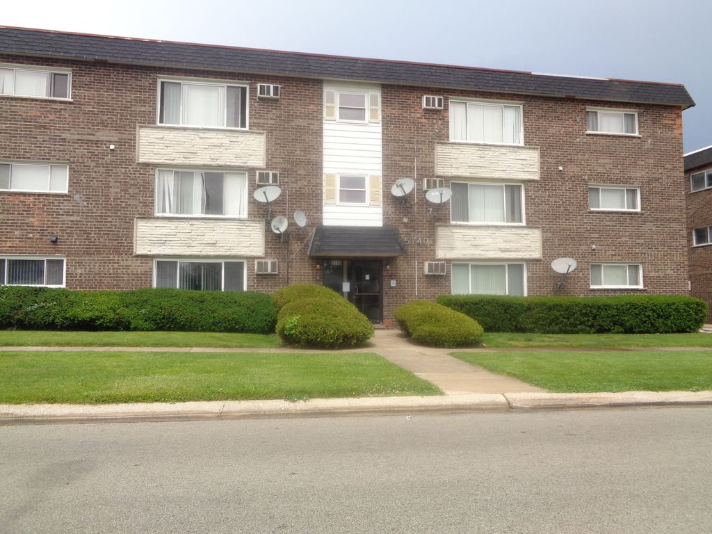 5740 W 108th Street 1C, Chicago Ridge, IL 60415