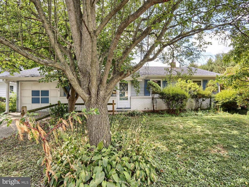 116 CONODOGUINET AVE, Camp Hill, PA 17011