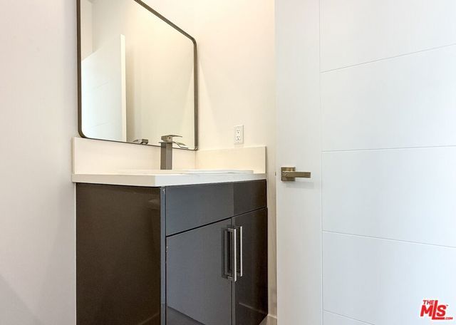 5340 Denny Avenue, North Hollywood (los Angeles), CA 91601