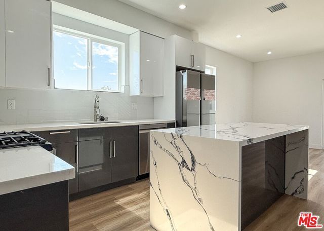 5340 Denny Avenue, North Hollywood (los Angeles), CA 91601