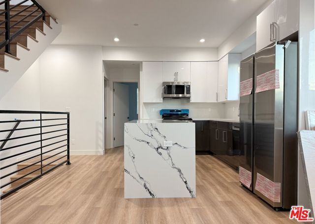 5340 Denny Avenue, North Hollywood (los Angeles), CA 91601