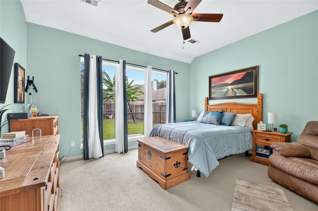 7023 Kemper Dr, Pasadena, TX 77505