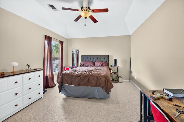 7023 Kemper Dr, Pasadena, TX 77505
